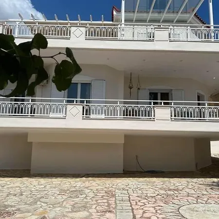 Maria *